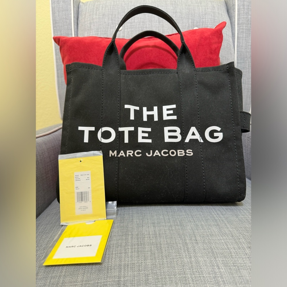 Marc Jacobs The Medium Tote Bag